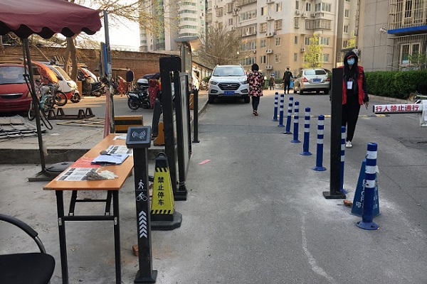 宣祥家园二期小区刷卡广告门门禁安装完成